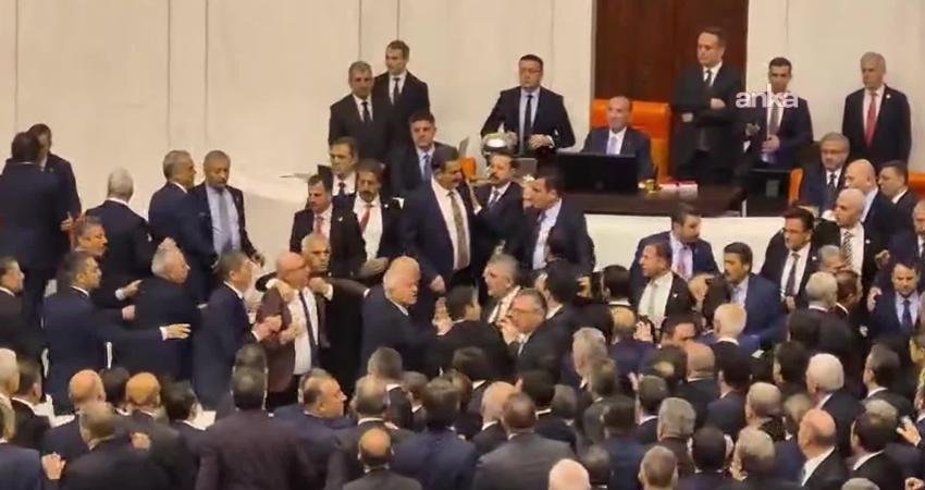 Adalet Bakanlığı'na atanan Akın Gürlek’in TBMM Genel Kurulu'ndaki yemin töreni