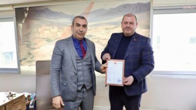 Menderes Belediyesi, belediye binasının bulunduğu alandaki Ziraat Bankası’na ait iş