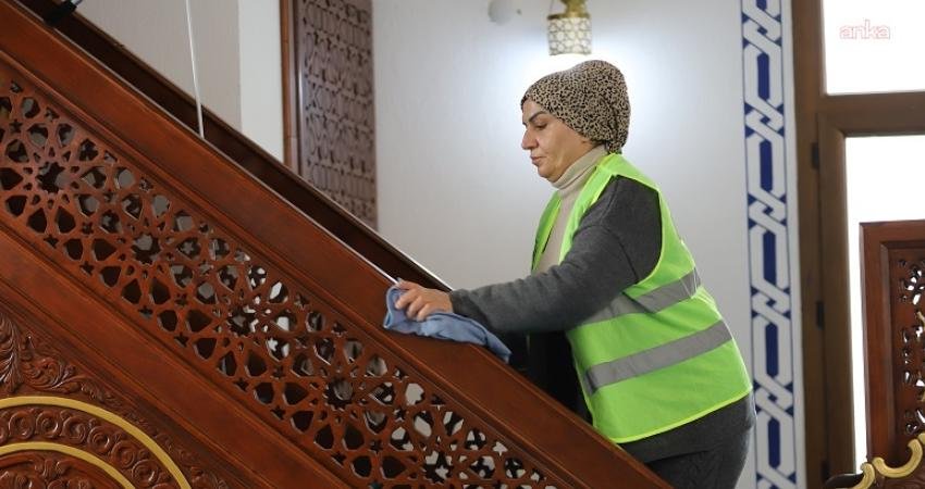 Menderes Belediyesi, ramazan ayı dolayısıyla camilerde yürüttüğü temizlik çalışmalarını hızlandırdı.