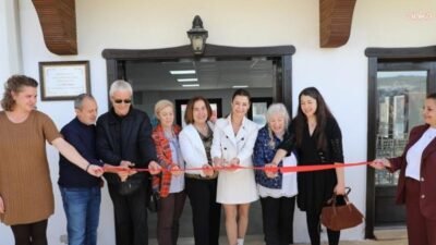 Menderes Belediyesi, sanatçı Zübeyde Ergin’in kişisel heykel sergisinin açılışını gerçekleştirdi.