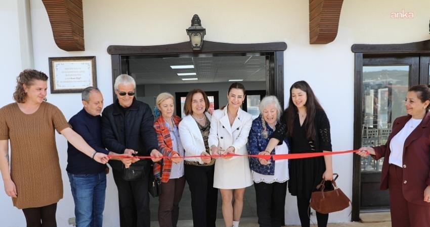 Menderes’te heykel sergisi açıldı Menderes Belediyesi, sanatçı Zübeyde Ergin’in kişisel heykel sergisinin açılışını gerçekleştirdi.
