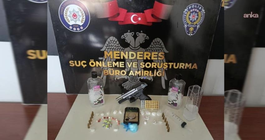 İzmir’in Menderes ilçesinde polis ekiplerince düzenlenen iki ayrı narkotik operasyonunda