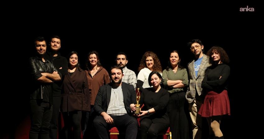 Merkezefendi Belediyesi, “Yılın Uluslararası Çocuk Tiyatro Festivali Ödülü”ne layık görüldü Merkezefendi Belediyesi tarafından düzenlenen Uluslararası Çocuk Tiyatro Festivali, Tiyatro Gazetesi