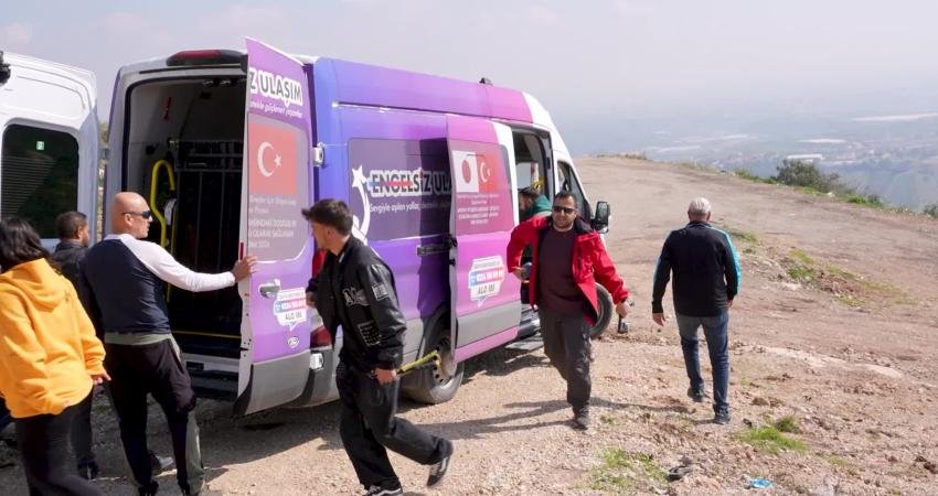 Mersin’de özel gereksinimli çocuklar yamaç paraşütü yaptı Mersin Büyükşehir Belediyesi, Toros Havacılık ve Doğa Sporları Kulübü iş