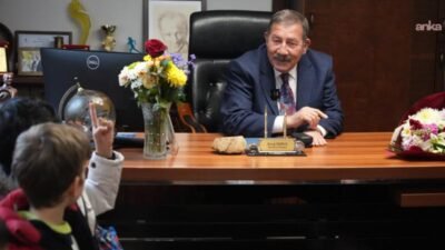 Milas Belediye Başkanı Fevzi Topuz, Havva Ersoy Anaokulu öğrencilerini makamında