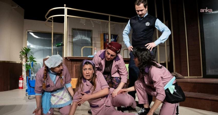 İzmir Şehir Tiyatroları’nın oyunu “Mor Şalvar”, 19 Şubat’ta Karşıyaka Belediyesi