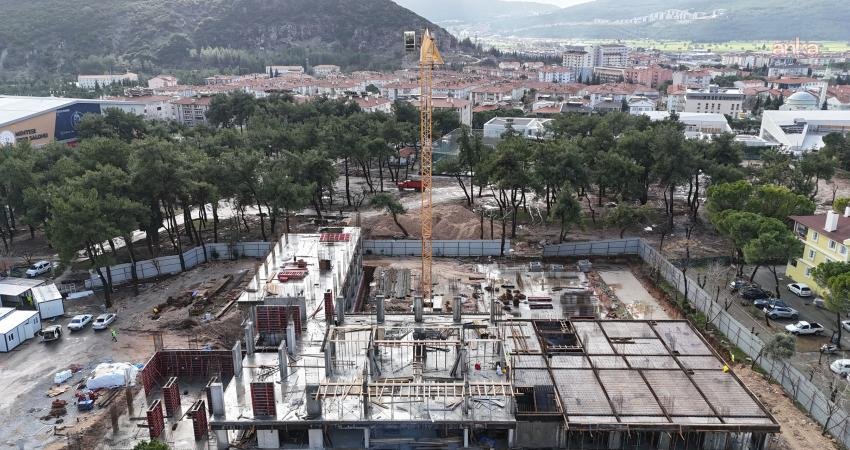 Muğla Büyükşehir Belediyesi, Abide H. Nuri Öncüer Huzurevi’ni yeniden hizmete kazandırıyor Muğla Büyükşehir Belediyesi, depreme dayanıksız olduğu tespit edilerek yıkımı tamamlanan Abide