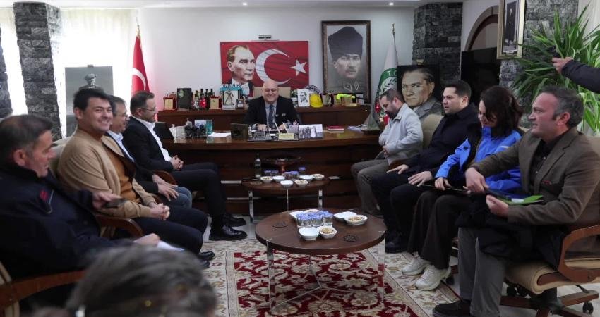 Muğla Büyükşehir Belediyesi, Yatağan ilçesine yatırımlarını sürdürüyor Muğla Büyükşehir Belediyesi, Yatağan Pazaryeri’nde başlattığı bakım, onarım ve tadilat