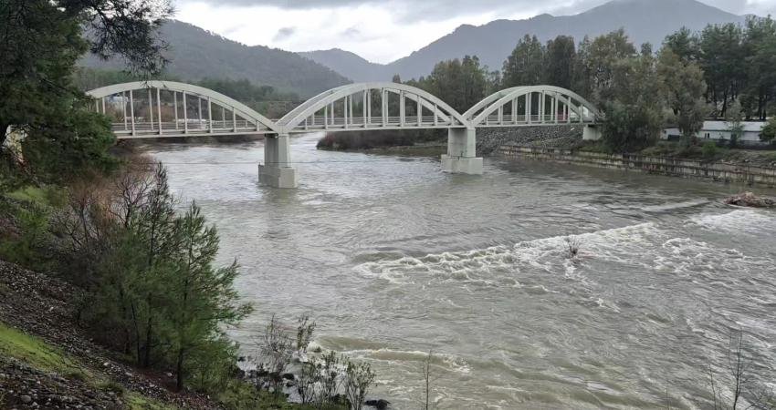 Muğla’da Akköprü Barajı’nda su seviyesi maksimuma ulaştı Muğla’nın Dalaman Çayı üzerinde bulunan Akköprü Barajı ve Hidroelektrik Santrali’nde