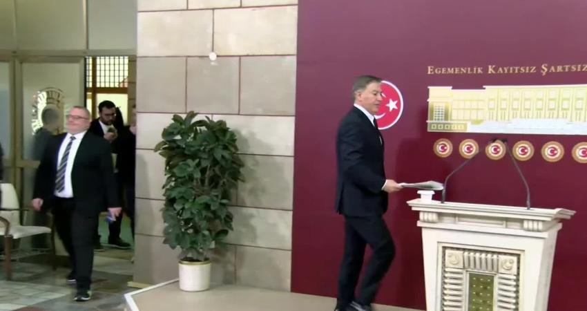 CHP Grup Başkanvekili Murat Emir, "Kürsü işgalini yapan AKP grubu.