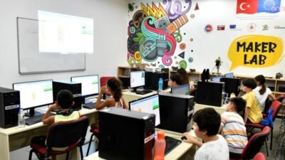 Muratpaşa Belediyesi’nin ASSİM Teknoloji Merkezi’nde düzenleyeceği robotik kodlama eğitimleri için