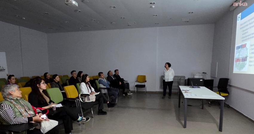 Muratpaşa’da “Sulak Alanlar İçin Doğa Temelli Çözümler” anlatıldı Muratpaşa Belediyesi Abdullah Sevimçok Sivil Toplum ve İnovasyon Merkezi’nde (ASSİM) gerçekleştirilen