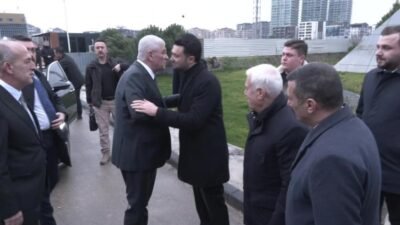 İYİ Parti Genel Başkanı Müsavat Dervişoğlu, Bursaspor Kulübü’nü ziyaret ederek