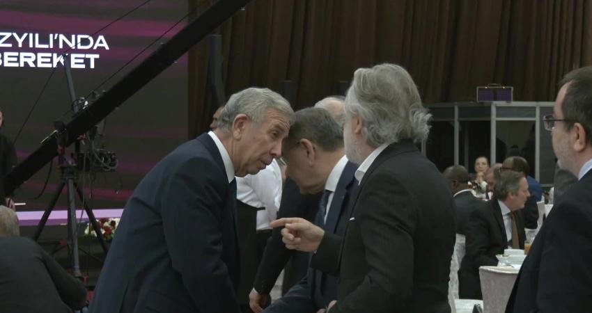 MÜSİAD’ın Geleneksel Ankara İftarı… Cevdet Yılmaz: “Önümüzdeki dönem enflasyonda düşüşün devam ettiği bir dönem olacak” Cumhurbaşkanı Yardımcısı Cevdet Yılmaz, "Önümüzdeki dönem enflasyonda düşüşün devam ettiği