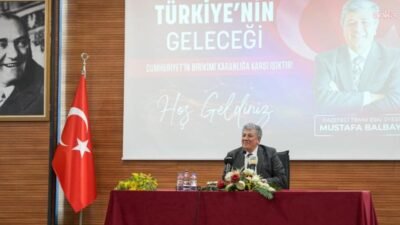 Ortahisar Eğitim Derneği'nin davetlisi olarak Trabzon'a gelen eski CHP İzmir