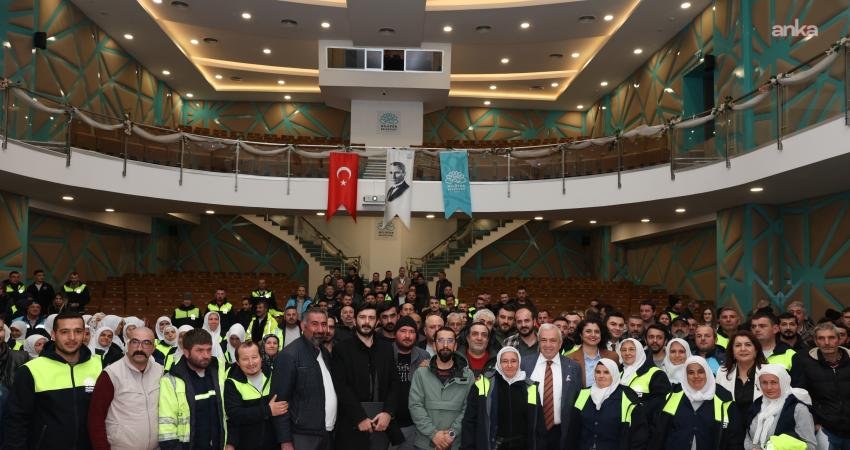 Nilüfer Belediye Başkanı Şadi Özdemir, Park ve Bahçeler Müdürlüğü personeli