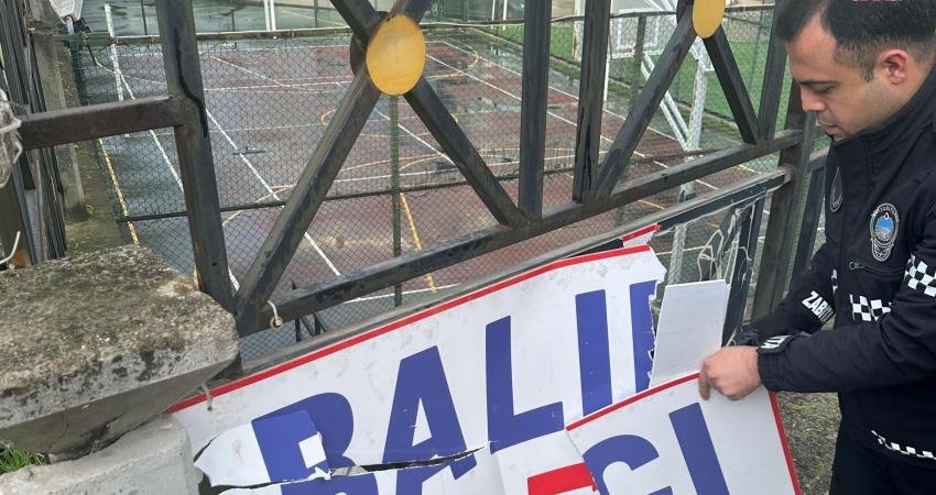 Nilüfer Belediyesi Zabıta Müdürlüğü ekipleri, kent estetiğini bozan ve yaya