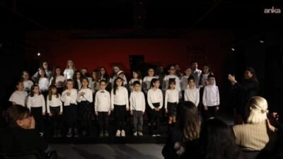 Nilüfer Belediyesi Dr. Hüseyin Parkan Sanlıkol Müzik Enstrümanları Müzesi, "Mavi