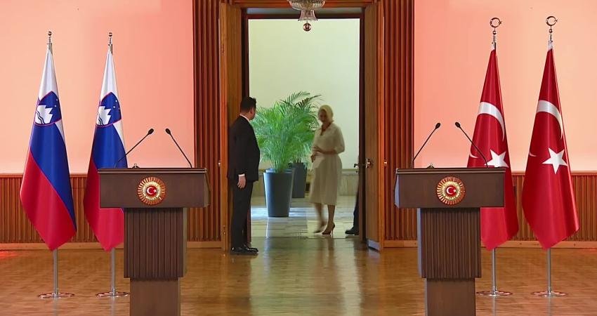 TBMM Başkanı Numan Kurtulmuş, dün TBMM Genel Kurulu'nda iki yeni bakanın