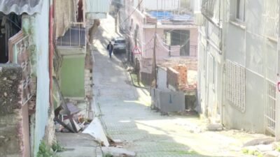 Onat Tüneli’nde tahliye süreci uzlaşı ile yürütülüyor… Hak sahiplerine çoklu seçenek İzmir Büyükşehir Belediyesi tarafından yürütülen Buca Onat Tüneli çalışmaları kapsamında