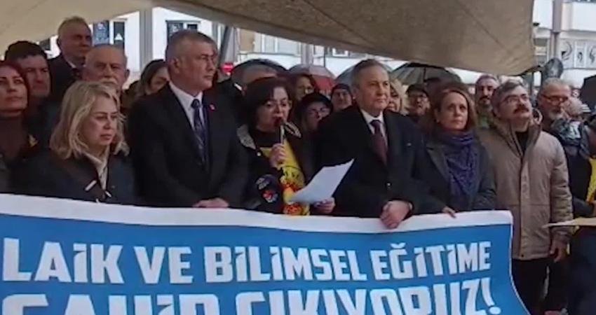 Ordu’da “Laik ve Bilimsel Eğitime Sahip Çıkıyoruz” açıklaması: “Tüm eğitim kademeleri dini referanslarla kuşatılmak istenmektedir” Eğitim Sen Ordu Şubesi’nin çağrısıyla bir araya gelen 11 siyasi