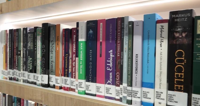 Osmangazi Belediyesi’ne ait Gezici Kütüphane hizmet ağını genişletti. Yeni Gezici Kütüphane,