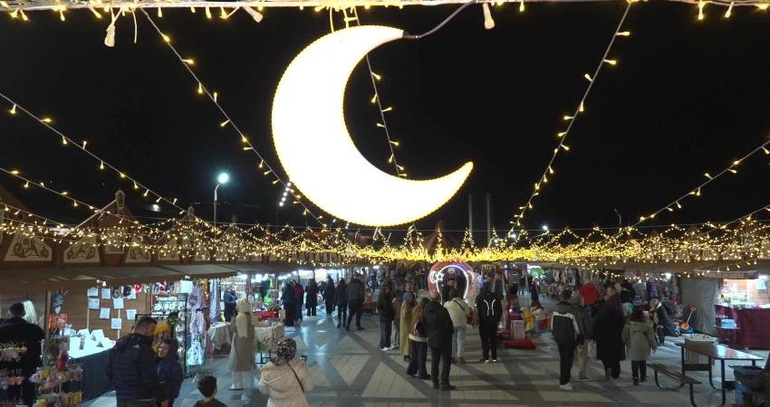 Osmangazi Belediyesi’nin ramazan etkinliklerine çocuklardan yoğun ilgi Osmangazi Belediyesi’nin ramazan etkinlikleri kapsamında sahnelenen Karagöz orta oyunu ve