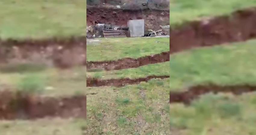 Osmaniye Düziçi’nde şiddetli yağış sebebiyle toprak kayması yaşandı Osmaniye’nin Düziçi ilçesine bağlı Söğütlügöl köyünde aşırı yağışların ardından toprak