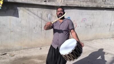 Osmaniye'nin Kadirli ilçesinde davul zurna ile düğün çalan müzisyenler işlerinin