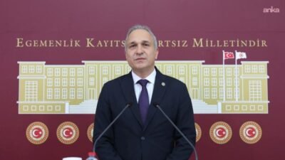 CHP'nin Milli Eğitim Politika Kurulu Başkanı Suat Özçağdaş, İzmir'de bir