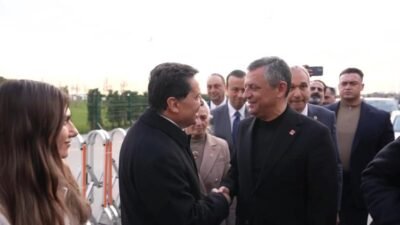 CHP Genel Başkanı Özgür Özel, Aile Dayanışma Ağı Vakfı'nın düzenlediği