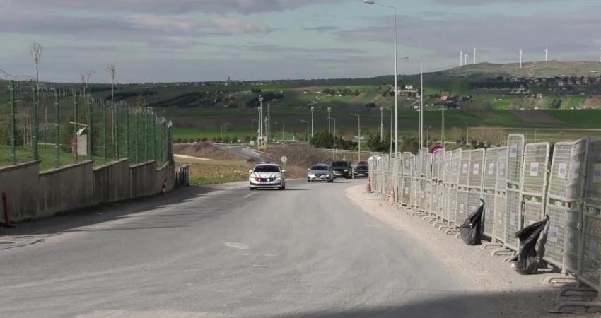 Özgür Özel, Silivri’de Ekrem İmamoğlu ve Alican Uludağ’ı ziyaret etti CHP Genel Başkanı Özgür Özel, sabah saatlerinde Silivri'deki Marmara Cezaevi'nde,