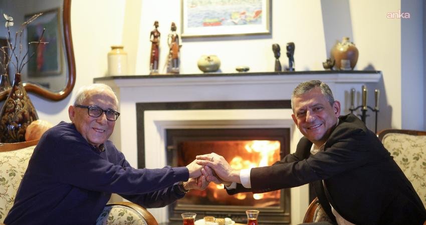 CHP Genel Başkanı Özgür Özel, şair ve yazar Ataol Behramoğlu'nu ziyaret