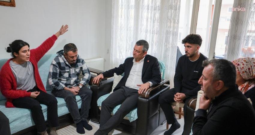 CHP Genel Başkanı Özgür Özel, tutuklanan CHP Adalar İlçe Gençlik Kolları