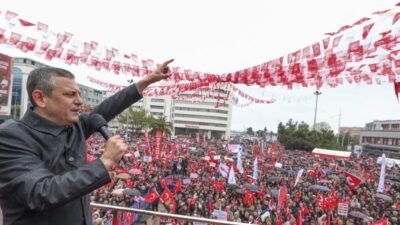 Özgür Özel’den Kocaeli mitinge çağrı: Biliyoruz, kolay olmayacak. Ama hakkımızı söke söke alacağız CHP Genel Başkanı Özgür Özel, partisinin yarın Kocaeli'de yapacağı mitinge