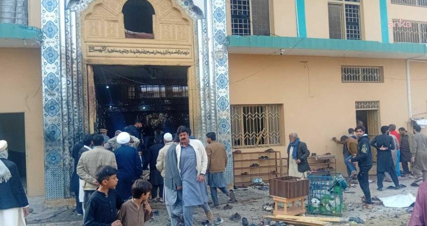 Pakistan'ın başkenti İslamabad'ın Tarlai bölgesindeki bir Şii camisine düzenlenen bombalı