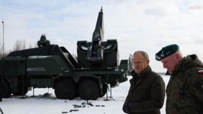 Polonya Başbakanı Donald Tusk, İran’a yönelik tüm seyahatlerden kaçınılması gerektiğini belirterek, 