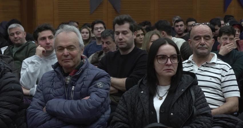 Prof. Dr. Emrah Safa Gürkan, Bursa’da Osmanlı’nın kuruluşunu anlattı Bursa Büyükşehir Belediyesi'nin kentin tarihsel birikimini ve kültürel hafızasını gelecek