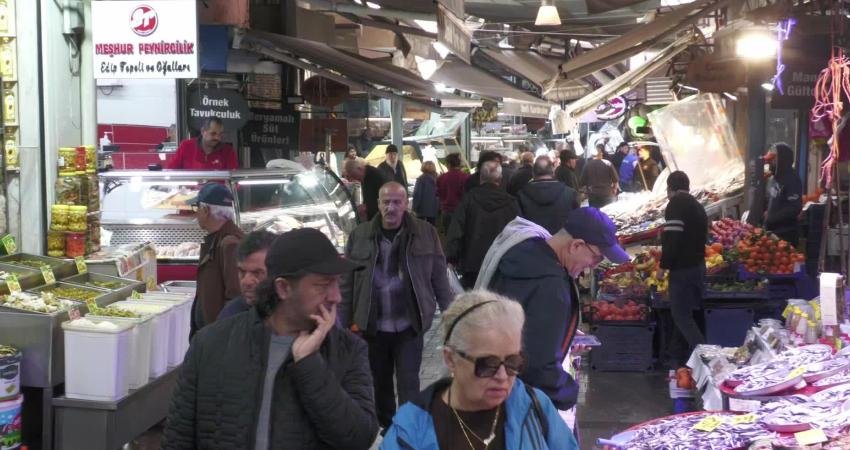 Ramazanda yeni dönem: Hurma tane ile satışta, güllaç fıstık yerine cevizden Ramazan ayının başlamasıyla birlikte hurma ve güllaç fiyatları vatandaşın gündemine