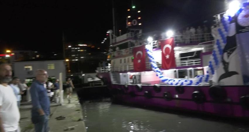 Rize-Artvin Su Ürünleri Kooperatifleri Bölge Birliği Başkanı Zaman’dan balık çiftliklerine tepki: “Artık bunu işgal olarak görüyoruz. Kıyı balıkçılığı bitti” Rize-Artvin Su Ürünleri Kooperatifleri Bölge Birliği Başkanı Barış Zaman, “Ağ