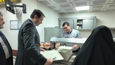 Saadet Partisi Genel Başkanı Mahmut Arıkan, Ramazan Ayının ilk iftarında