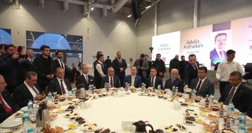 Yeniden Refah Partisi Genel Başkanı Fatih Erbakan, babası Necmettin Erbakan'ın