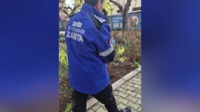 Sağanak yağışlara karşı sahada olan İzmir Büyükşehir Belediyesi ekipleri, tüm