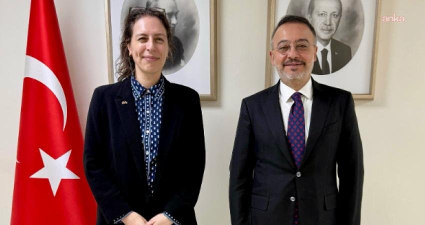 Şam Büyükelçisi Yılmaz, Birleşik Krallık Suriye Özel Temsilcisi Snow ile görüştü Türkiye'nin Şam Büyükelçisi Nuh Yılmaz, Birleşik Krallık Suriye Özel Temsilcisi Ann