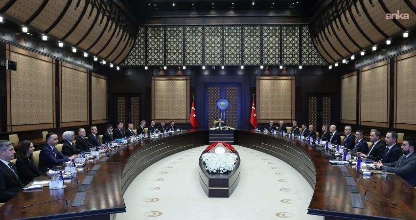 Savunma Sanayii İcra Komitesi toplandı: Yerli ve milli savunma sanayiinin desteklenmesine yönelik kararlılık vurgulandı Savunma Sanayii İcra Komitesi, Cumhurbaşkanı Recep Tayyip Erdoğan’ın başkanlığında Cumhurbaşkanlığı