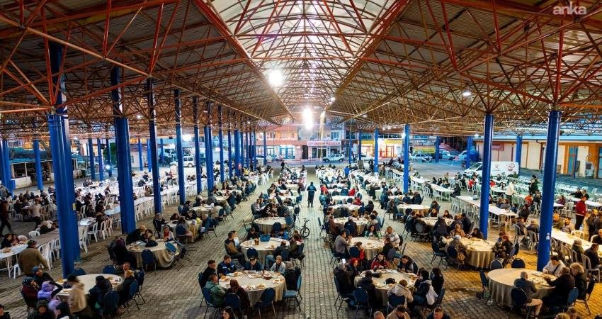 Seferihisar Belediyesi, 11 ayın sultanı ramazan ayında da ihtiyaç sahiplerini