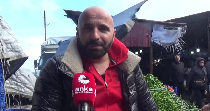 Sinop’ta pazar esnafı: “Müşteriye cevap veremiyorum, ürünün fiyatını söyleyemiyorum” Sinop’ta pazartesi ve perşembe günleri kurulan halk pazarında tezgah açan