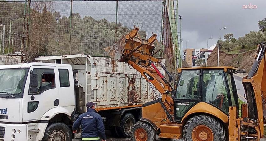 Söke Belediyesi ekipleri, ilçede etkili olan sağanak yağış nedeniyle olası