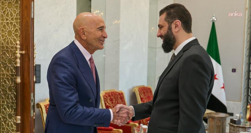 Suriye Devlet Başkanı Ahmed el-Şara, başkent Şam'daki Halk Sarayı'nda, ABD'nin