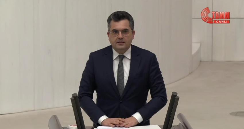 Sadullah Kısacık: Millet devletine güvenmedi. Gitti bir sanatçıya 20 günde 3 milyar lira yatırdı Yeni Yol Grubu Adana Milletvekili Sadullah Kısacık, 6 Şubat depremleri